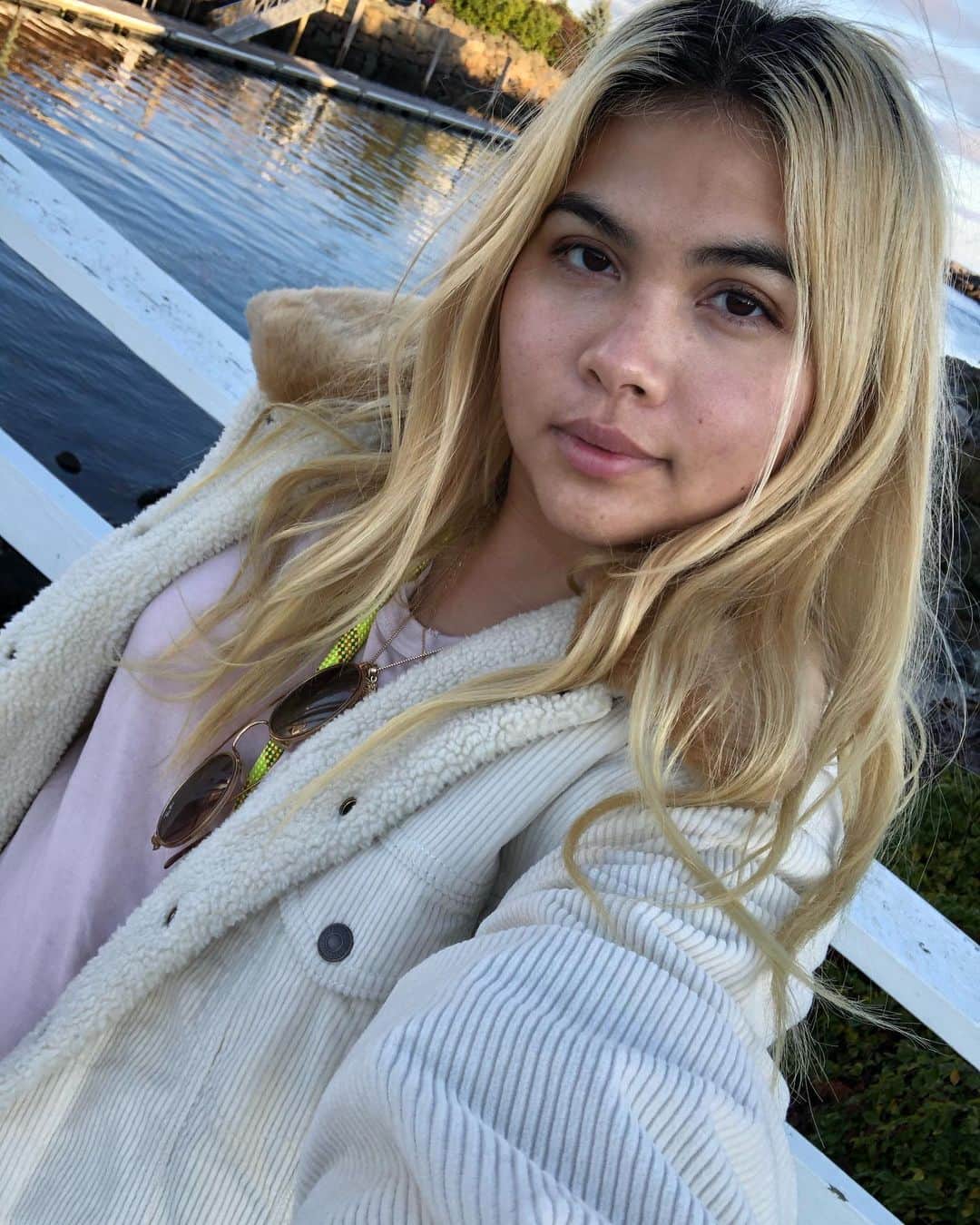 のインスタグラム：「I wanna feel that sea breeze 🌊」
