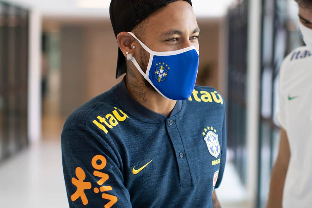サッカー ブラジル代表チームさんのインスタグラム写真 - (サッカー ブラジル代表チームInstagram)「A #SeleçãoBrasileira vai ficando completa! Se liga nos jogadores que se apresentaram há pouco. ⠀ Fotos: @lucasfigfoto / CBF ⠀ ⠀」10月6日 1時38分 - cbf_futebol