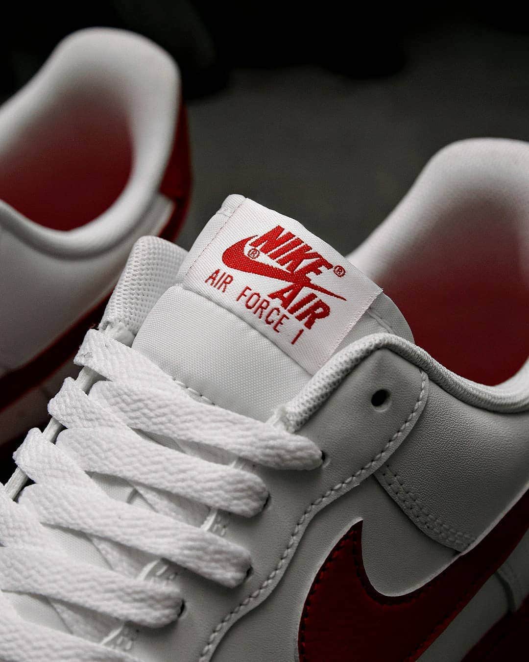 FOOTASYLUMさんのインスタグラム写真 - (FOOTASYLUMInstagram)「Our kind of red soles! 🔥  Cop the @nikesportswear Nike Air Force 1 '07 Brick online & in-store today!  #Footasylum #Nike #AirForce1」10月6日 2時03分 - footasylum