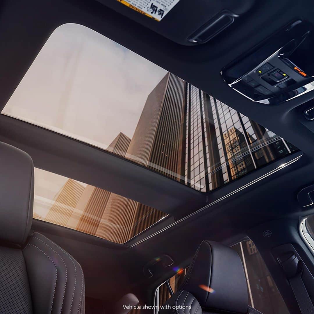 toyotausaさんのインスタグラム写真 - (toyotausaInstagram)「This is a game-changer! The all-new 2021 #Venza features Toyota's first Star Gaze fixed panoramic glass roof that allows you to see the sky above with the flip of a switch! #LetsGoPlaces #Hybrid」10月6日 2時36分 - toyotausa