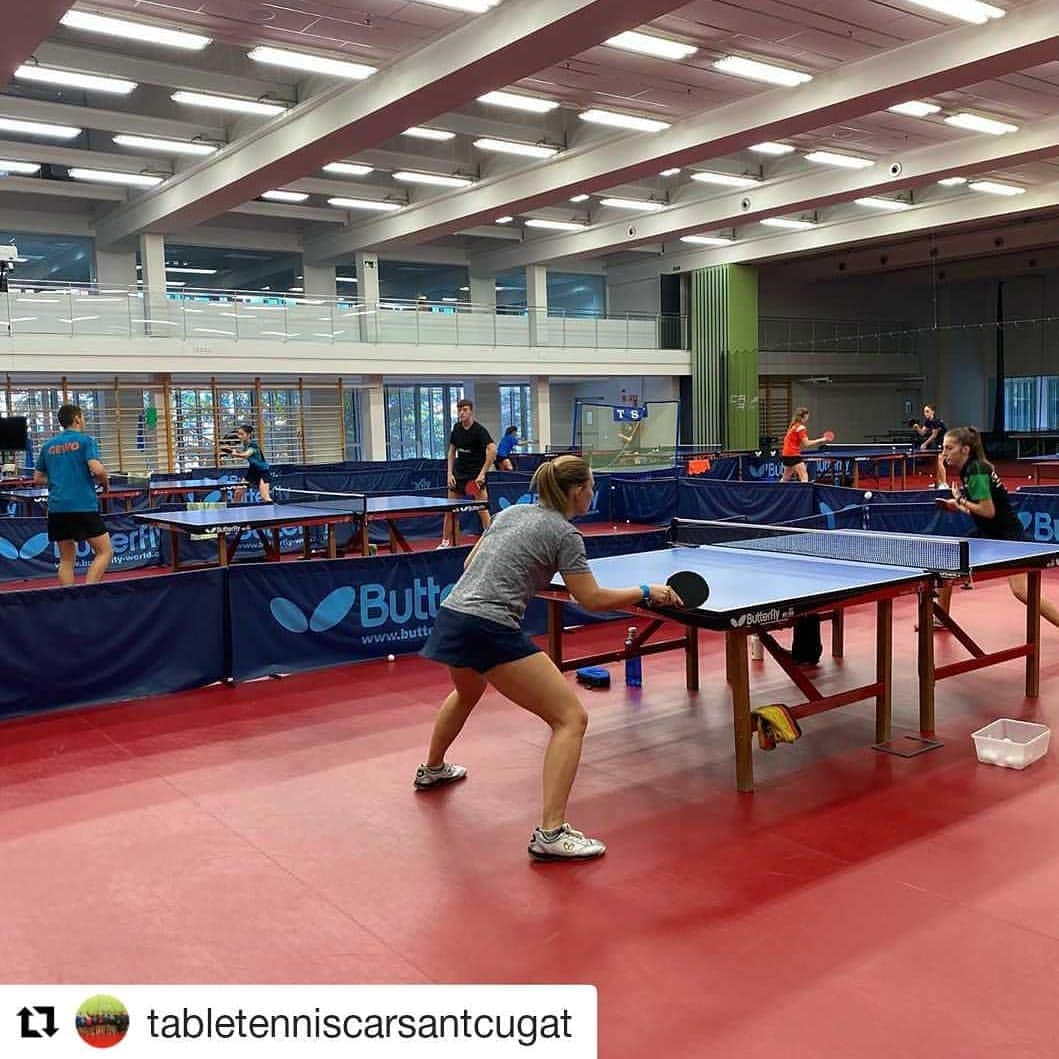 ガリア・ドボラクのインスタグラム：「#Repost @tabletenniscarsantcugat (@get_repost) ・・・ Happy monday at @carsantcugat 🏓🏓💪🏻💪🏻 . #tabletennis #tischtennis #tennistavolo #tennistaula #tenisdemesa #tennisdetable #tennisdemesa」