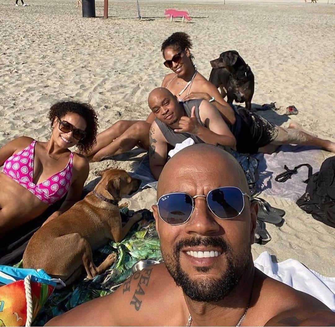 ロッチェル・エイツのインスタグラム：「Had so much needed time with great friends this weekend! Love you guys! ♥️ @sumayahmcrae @cj121075 @southsyde_mel」