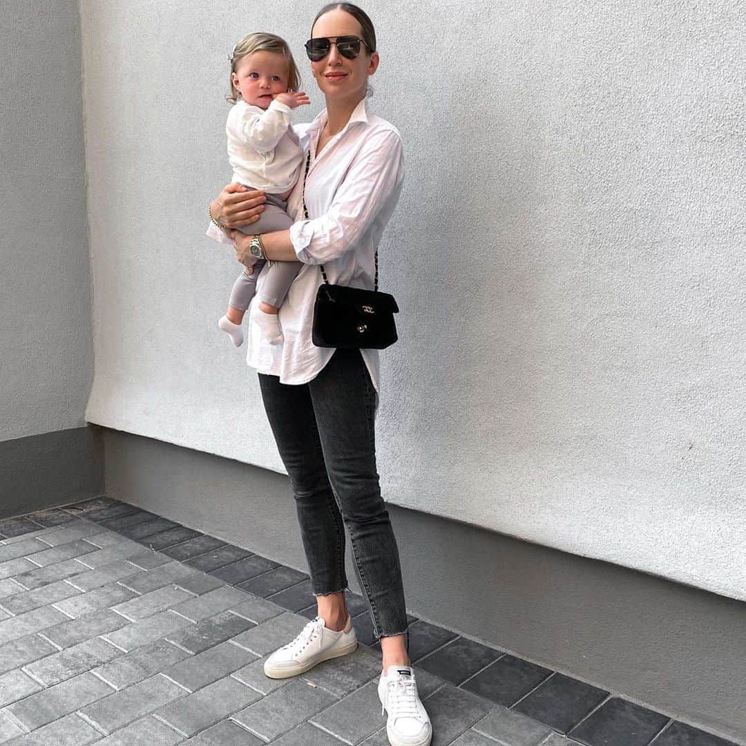 Helena Glazer Hodneさんのインスタグラム写真 - (Helena Glazer HodneInstagram)「Five easy, “mom” outfits that are comfortable, yet make you look pulled together. All tagged & exact links via the link in my bio.」10月6日 3時16分 - brooklynblonde1