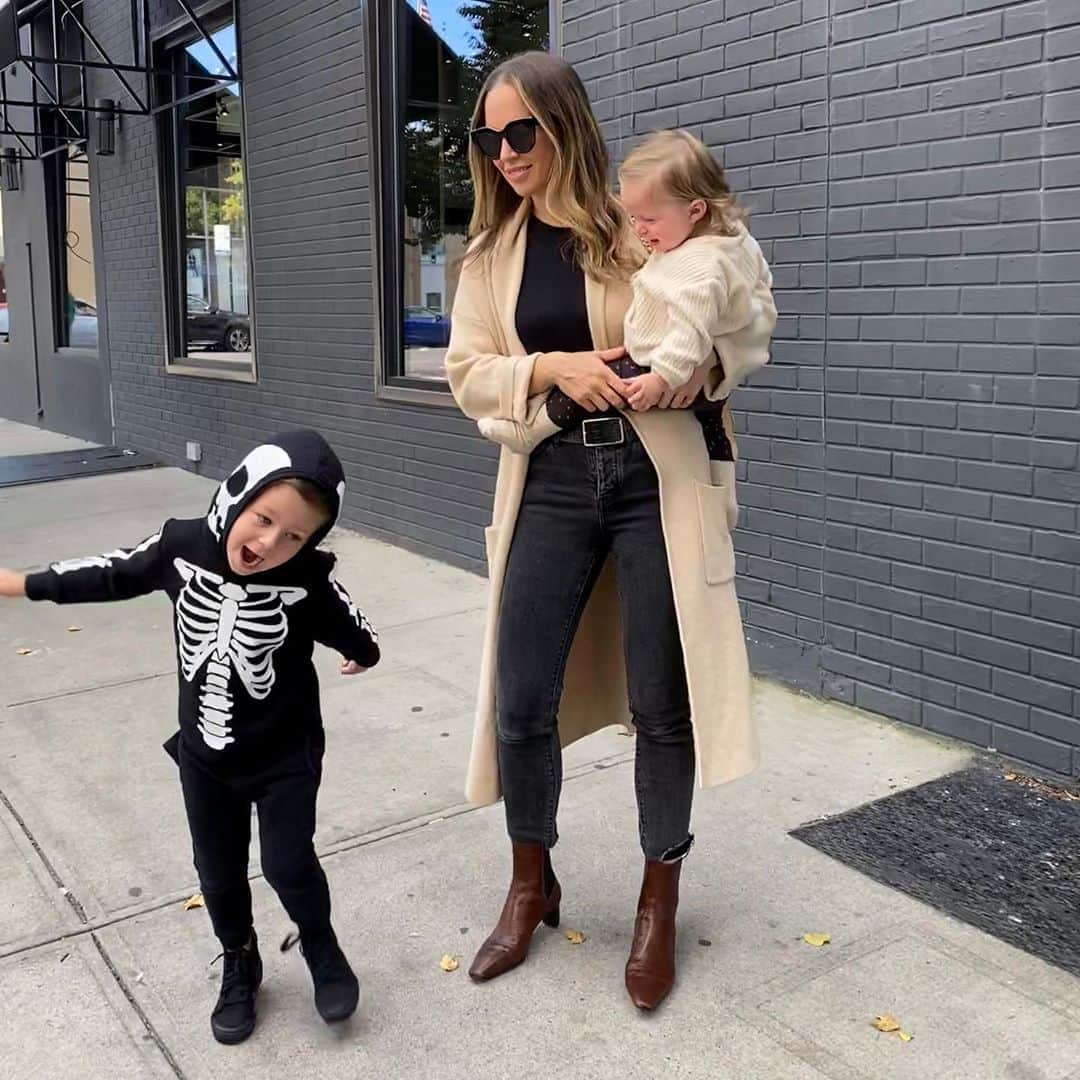 Helena Glazer Hodneのインスタグラム：「Five easy, “mom” outfits that are comfortable, yet make you look pulled together. All tagged & exact links via the link in my bio.」