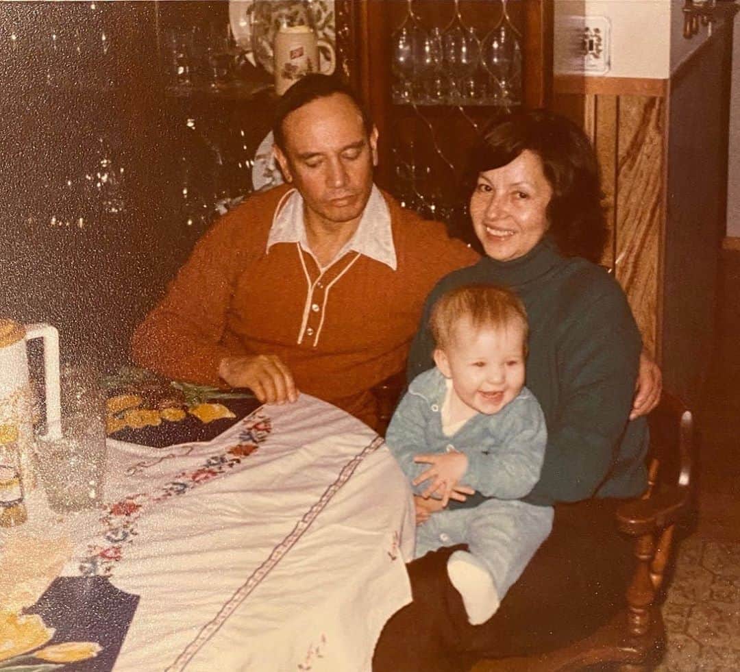 クリスティーナ・アギレラさんのインスタグラム写真 - (クリスティーナ・アギレラInstagram)「In honor of #HispanicHeritageMonth - I’ve been rummaging through old photos of mis abuelos and my dad, and listening to old music I grew up with in my household. ⁣ ⁣ My dad was born in Ecuador and I’ll always cherish that side of my family and the culture they instilled in me. ❤️ ⁣ ⁣ So, I decided to make a playlist for you guys of some of my favorite Latin music, both new songs and old classics. Link to the Spotify playlist is in my bio! Hope you all enjoy it as much as I do 😘 ⁣ ⁣ I’m sharing more old memories on my stories now too! Happy #HispanicHeritageMonth to all my Latinx fans!」10月6日 3時24分 - xtina