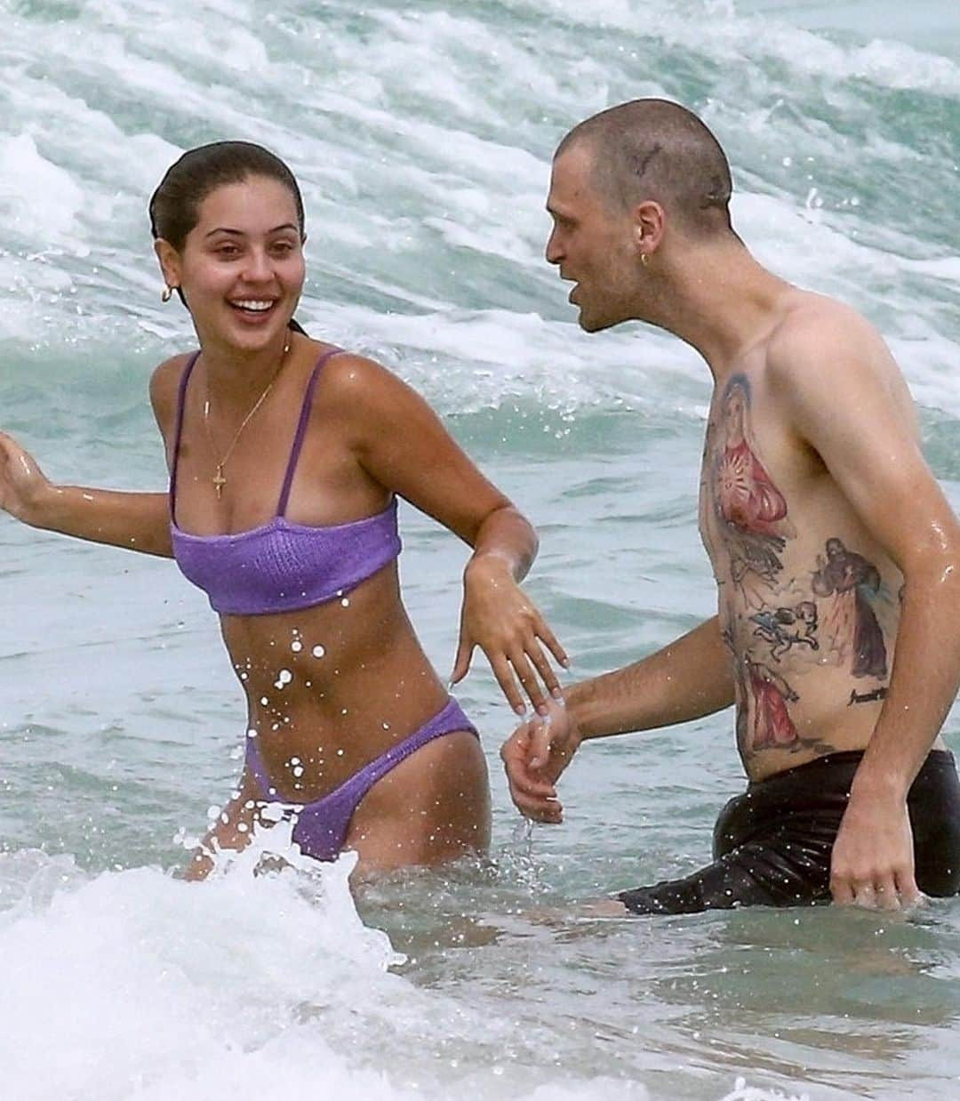 Just Jaredさんのインスタグラム写真 - (Just JaredInstagram)「@euphoria star @alexademie and her beau @jmsn enjoy a day at the beach together.  #AlexaDemie #JMSN Photos: Backgrid」10月6日 3時31分 - justjared