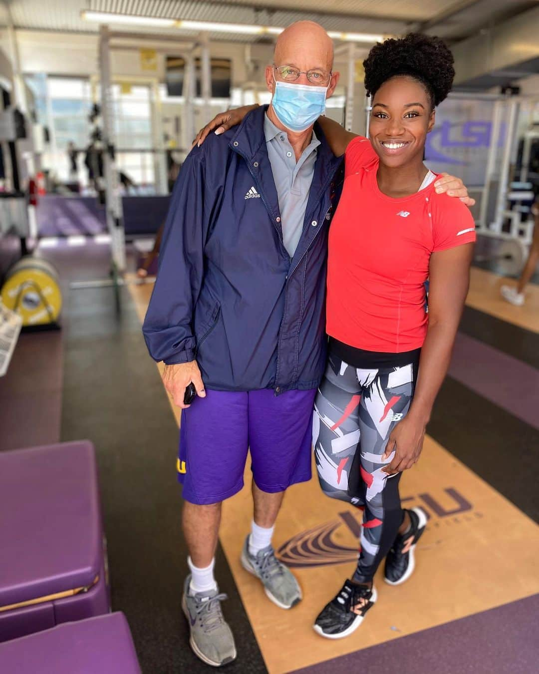 カミカ・ビンガムのインスタグラム：「Working like a boss, thanks to the boss 🐐 ⁣ ⁣ ⁣ #thankful #coach #athlete #training #lsu #goat #motivation #igers #igdaily #melanin #fitgirl #fit #goals #olympics #run #running #track」