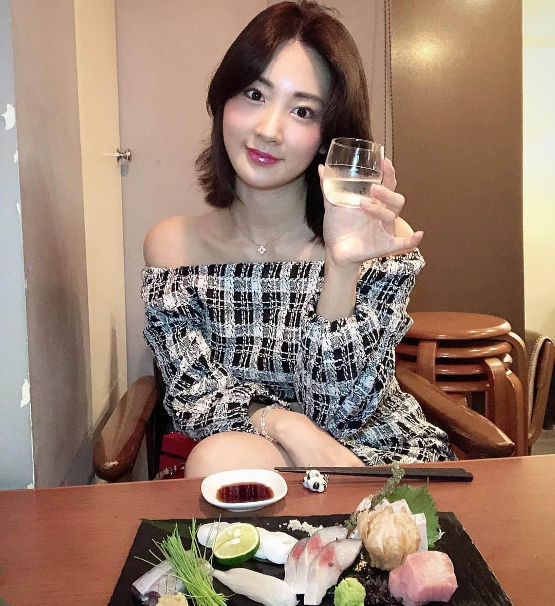 伊藤愛梨さんのインスタグラム写真 - (伊藤愛梨Instagram)「旬鮮和彩kou ( @shunsenwasai.kou ) に日本酒呑みに行ってきましたよ♡﻿ お酒弱いのでちびちびと…﻿ 季節の野菜やお魚を堪能してきました♪﻿ 女性の常連さんがたくさんいらっしゃってて、お料理がヘルシーで美味しいからですね☺️💕﻿ オススメのお店です♡﻿ ﻿ ﻿ ﻿ ﻿ ﻿ ﻿ ﻿ ﻿ ﻿ ﻿ ﻿ ﻿ ﻿ #旬鮮和彩kou ﻿ #学芸大学﻿ #学芸大学グルメ﻿ #魚料理﻿ #kou﻿ #日本酒﻿」10月6日 3時33分 - ilovely1007_