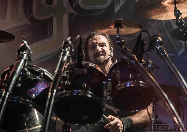 DragonForceのインスタグラム：「#Repost @geeanzalone "Do not fear failure but rather fear not trying"  #push #keeppushing #keeptrying #try #neverstop #dragonforce #geeanzalone #worldfastestdrummer #go #powermetal」