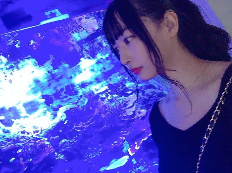 我妻ゆりかさんのインスタグラム写真 - (我妻ゆりかInstagram)「名古屋港(水族館)→ あつた蓬莱軒(ひつまぶし)  今月は沖縄にも2泊3日のホテルと飛行機を衝動で取っちゃいました…٩(｡>ω<｡)﻿و  1人で行きます…✋  あとは北海道にも！！  1人で行きます…✋  あとは福岡にも1泊2日します！  大嶋みくと…🤍  あとは北海道から帰ってきたら、栃木県の日光に行って紅葉を見たいなぁ〜と思ってます☺️🍁  やっぱり我妻は動いてないとやってらんない！！！  自分の衝動が怖いので バイトすることに決めました✋  お金ほしいとかじゃなくて 接客業していろんなひととお話がしたいって理由です！  毎日人と関わりたい！！  ぼーっとしてたくない！！！  もっとみんなとお話したい！」10月6日 3時50分 - wagatsuma_yurika