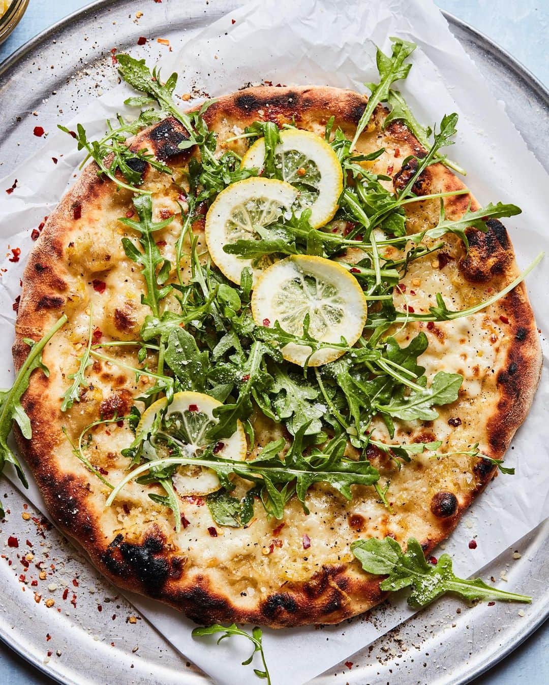 Gaby Dalkinさんのインスタグラム写真 - (Gaby DalkinInstagram)「Remember when I told you guys about the most amazing leek confit that I was eating straight out of the skillet with a spoon?? Welp, here it is!! It’s on my current fav pizza and it’s truly the most delicious pizza sauce of all times! You’re gonna want it in your life and in your stomach ASAP https://whatsgabycooking.com/leek-confit-pizza/」10月6日 3時59分 - whatsgabycookin