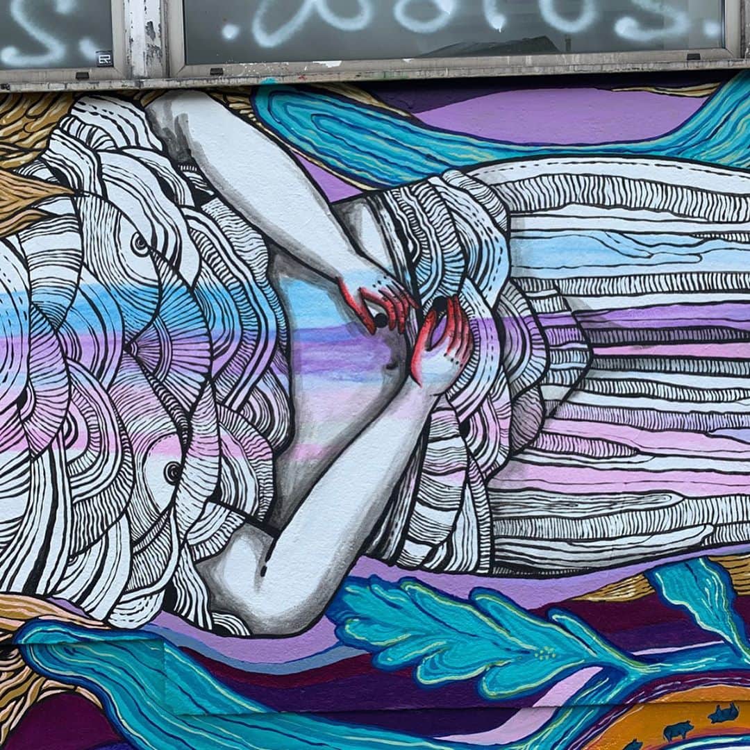 JULIEN D'YSさんのインスタグラム写真 - (JULIEN D'YSInstagram)「@juana_sabina_ortega ´les yeux noirs ´your painting stop me poetry bravo beautiful art #graffiti #painting ❤️🩸#mexicana in Paris #confinement #reve #voyage#poesie #october5.2020」10月6日 4時09分 - juliendys