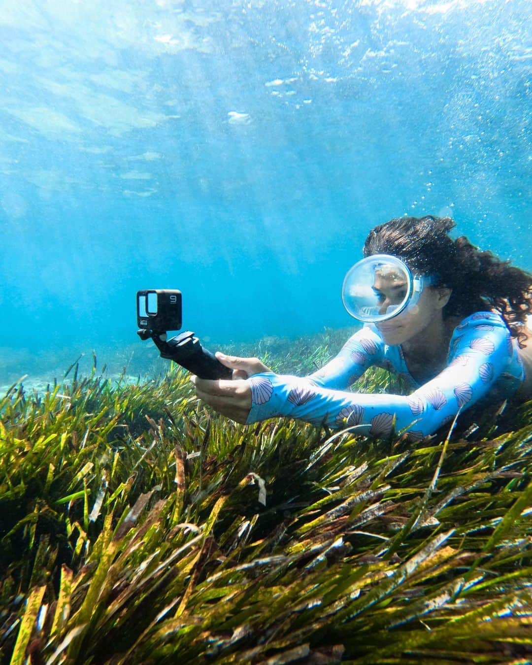 goproさんのインスタグラム写真 - (goproInstagram)「Looking for more opportunities to score a #GoProHERO9 Black? 📷 Submit to the “Photo of the Day” Challenge at GoPro.com/Awards. In addition to being eligible for cash + social stoke, we’ll choose our favorites to take home their own #GoProHERO9 Black.🐠#GoProFamily members @ariadna_hafez + @dansu92」10月6日 4時24分 - gopro