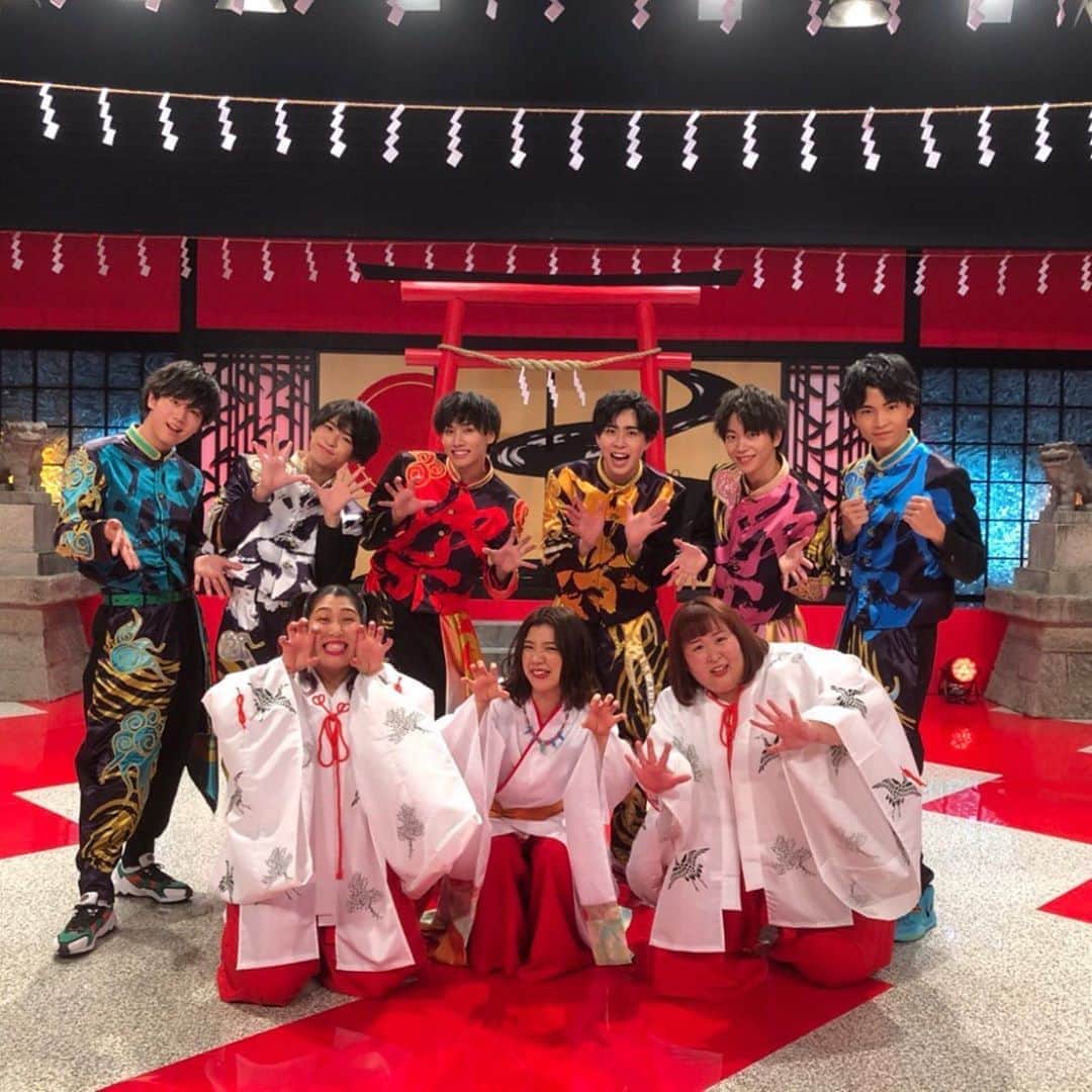 祭nine.のインスタグラム：「この秋から新たな物語が 始まりました！  #祭nine. #ユニバーサルミュージックさんへ移籍決定！🔥 #轟け、獅子太鼓 #11月25日発売！！ #MVに3時のヒロインさんが出演してくださいました♪♪  これからも応援、 よろしくお願いします！」