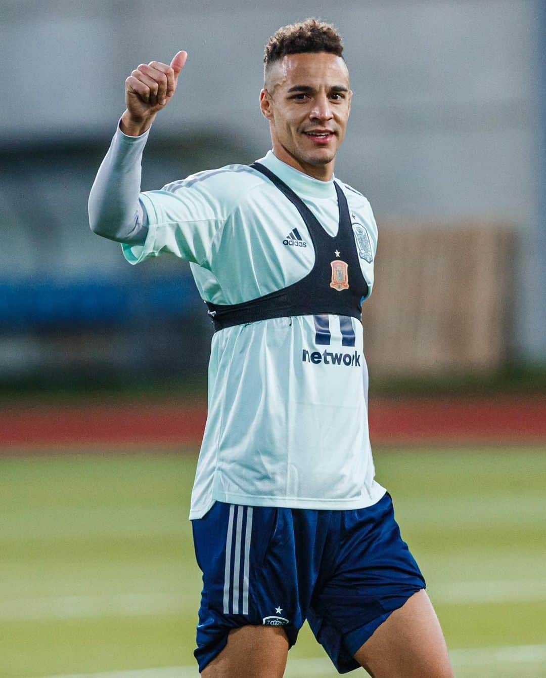 ロドリゴ・モレノ・マチャドのインスタグラム：「All good @sefutbol 👍🏾🇪🇸」