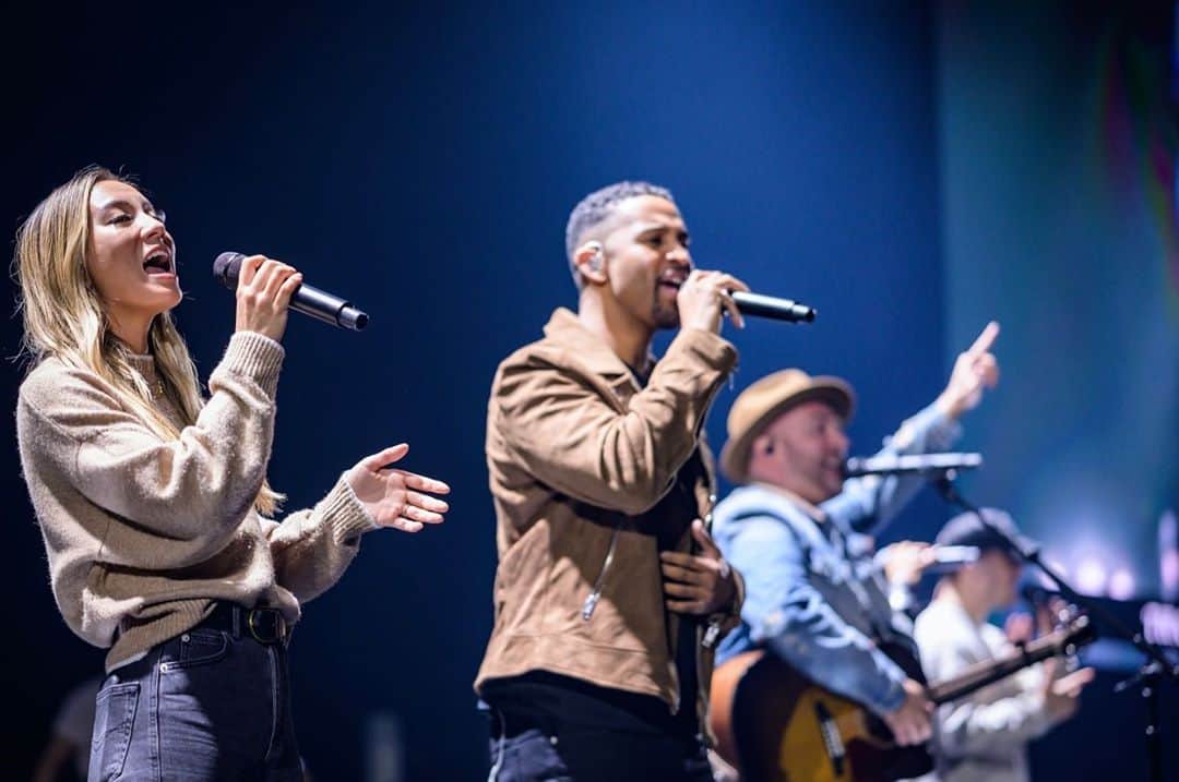 ネルソン・ベアトさんのインスタグラム写真 - (ネルソン・ベアトInstagram)「Had such a great time worshipping with our friends at @centrallive this weekend! Go get their EP “City of Grace” on all music platforms. Thank you @bfreedphoto for capturing these shots.」10月6日 5時14分 - nelsonbeato