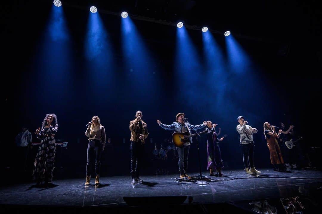 ネルソン・ベアトさんのインスタグラム写真 - (ネルソン・ベアトInstagram)「Had such a great time worshipping with our friends at @centrallive this weekend! Go get their EP “City of Grace” on all music platforms. Thank you @bfreedphoto for capturing these shots.」10月6日 5時14分 - nelsonbeato