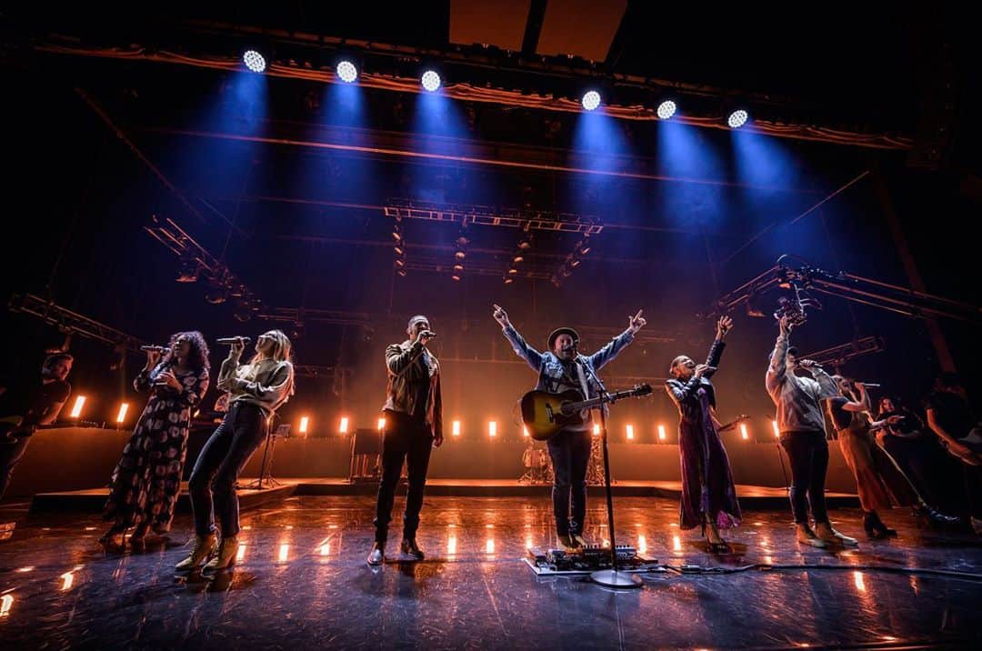 のインスタグラム：「Had such a great time worshipping with our friends at @centrallive this weekend! Go get their EP “City of Grace” on all music platforms. Thank you @bfreedphoto for capturing these shots.」