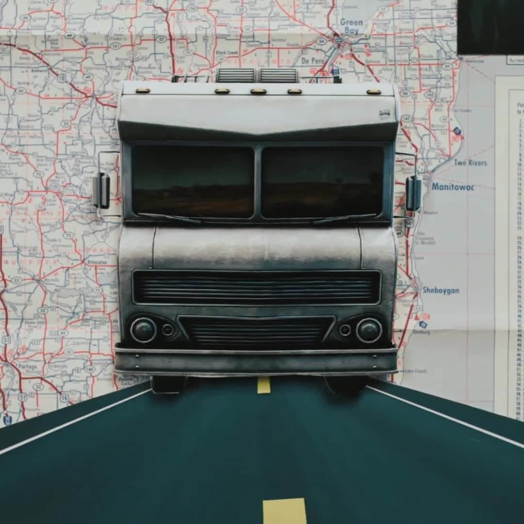 ジョンソンヴィルのインスタグラム：「Did you know cooking sausage at 70 mph in a moving motorhome is how Johnsonville expanded beyond Wisconsin?   Celebrate our #75thAnniversary with more fun sausage facts at the link in bio.」