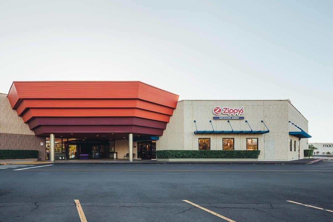 Zippy's Restaurantsのインスタグラム：「Hilo, we’re welcoming you back to our dine-in restaurant with a safe experience because our aloha for you never stops! To prevent crowds from gathering in our lobbies, you can now place yourself on a virtual waitlist! What does that mean? First, before you get out of your car, visit our website on your mobile device. Select your preferred Zippy’s location Click on “Join Waitlist” Complete the boxes After entering the information, you will receive a confirmation message. Note that you can check on your place in line by using the link in the message. Now, just wait in the comfort of your own car! For those that arrive without a car, please ask a staff member for directions. You will get a notification when you are the next person in line. This will allow you ample time to make your way to the host stand. You will get another message when we are ready to seat your party. If at any time, you need to let us know that you’re running late, or need to cancel your place in line, just reply to the confirmation message and we’ll take care of it! If you need help getting on our virtual waitlist, our staff at the door or host stand can do it for you. Or, just use the QR code found on our door.」