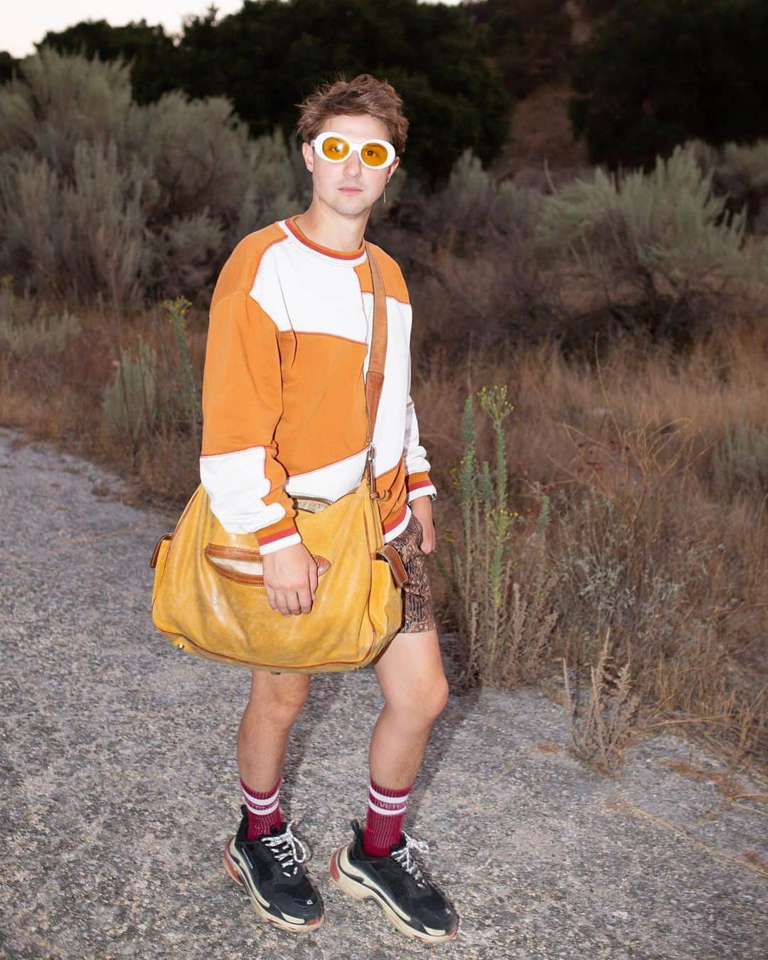 のインスタグラム：「Do you remember that time I fake modeled for urban outfitters??」