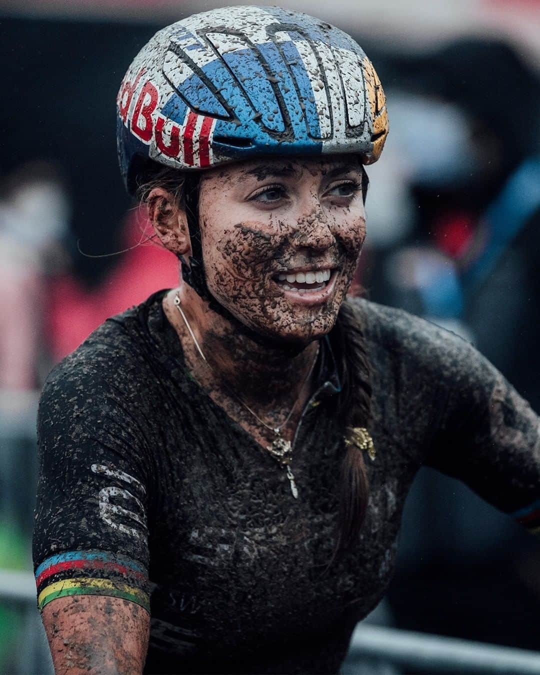 レッドブルのインスタグラム：「trust levels were at an all-time high for this one 😳  best of luck to Kate and her team at the 2020 UCI Mountain Bike World Championships this weekend! 👏 🚴‍♀️: @kateplusfate #mtb #biking #redbull #givesyouwings」