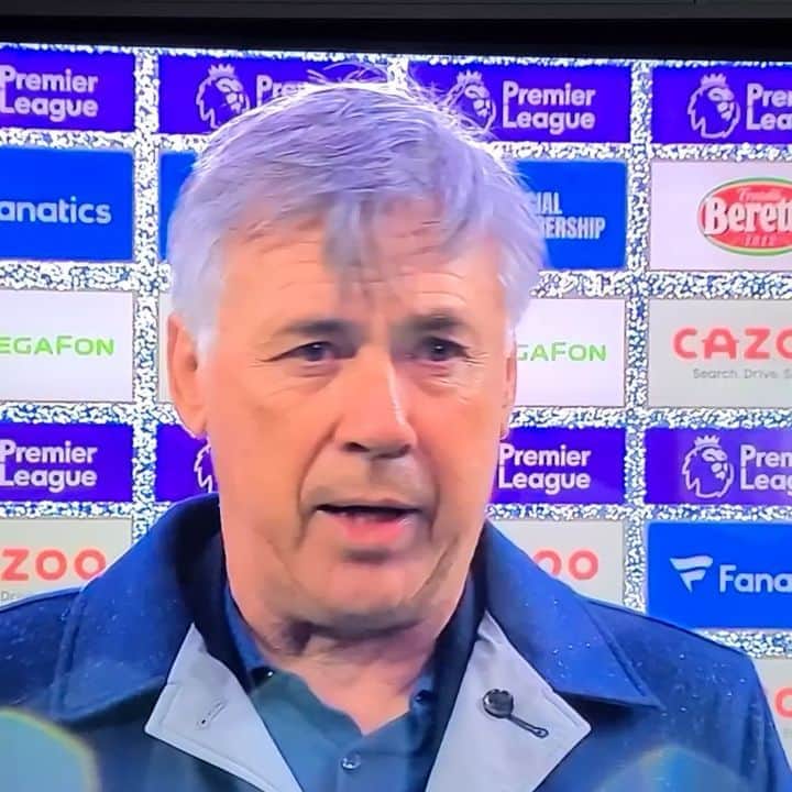 ティム・ケーヒルのインスタグラム：「He's won everything and this little clip I saved is something that i can really appreciate as a student of the game. #coachingjourney ⚽📚💙」