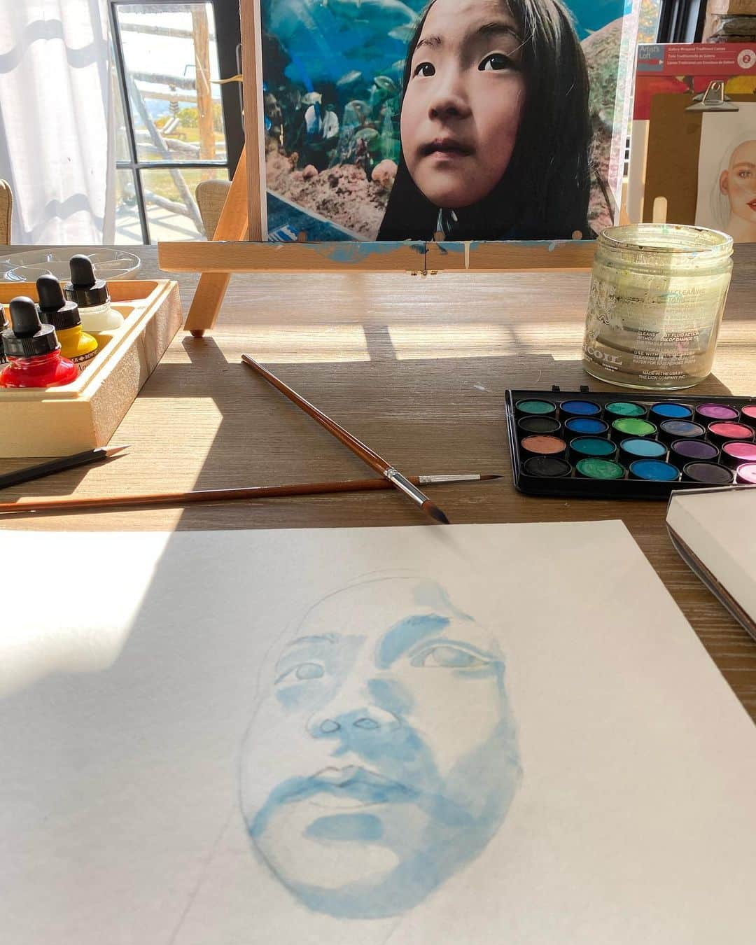 キャサリン・ハイグルさんのインスタグラム写真 - (キャサリン・ハイグルInstagram)「Beginning a watercolor portrait of my Naleigh Moon. Though this pandemic has challenged the hell out of us there have been enough gratefuls to sharpen and brighten the edges of that silver lining. Like having more time home with my family, more time to indulge my hobbies, more time to read and learn and grow. Just more time...   PS. Once I screw my courage up and complete a few pieces I will be auctioning them on eBay for my foundation @jasonheiglfoundation I might only get 10 bucks for em but hey...every buck counts for the heartbeats my heart beats for. The voiceless and the innocent. The loyal and the trusting. The unconditionally loving. Our foundation does what we can but we need all the help we can get. So keep an eye out if you’re dying for an amateur watercolor by yours truly. 😏」10月6日 6時34分 - katherineheigl