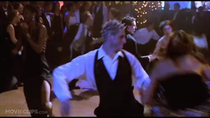 アダム・シャンクマンのインスタグラム：「1) choreographed this in under an hour. 2) taught to dancers and cast in just over an hour in the lobby of the car dealership where we shot in Long Beach.   And torturously, I still remember every freakin step.   Long term memory is a bitch.  #shesallthat #rockefellerskank」