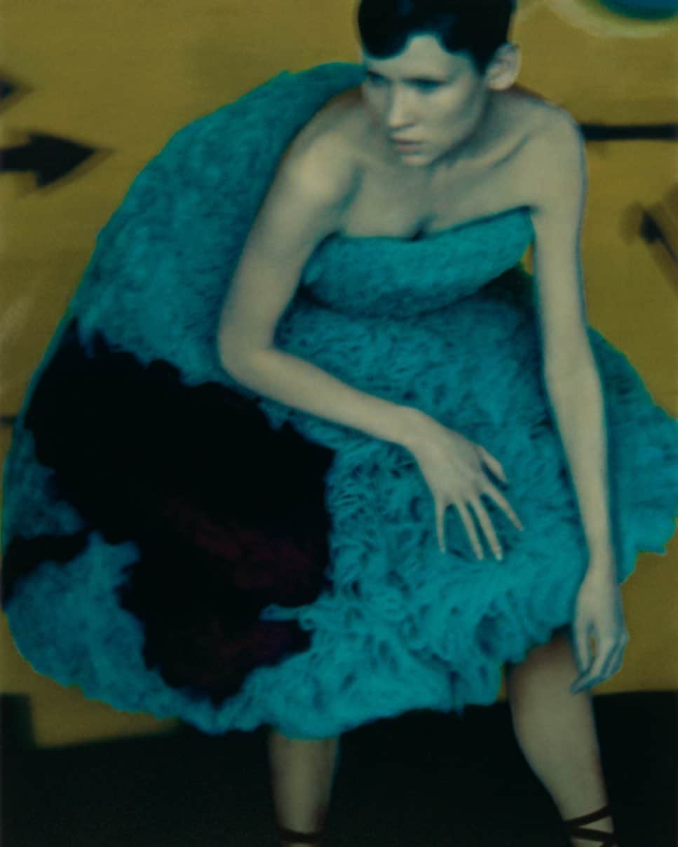 のインスタグラム：「Steva pour Hussein Chalayan, 2000   L’exposition « PasséPrésent » autour de l’œuvre de Sarah Moon.    #サラムーン #パリ近代美術館 #パリ #写真 #芸術 #ファッションフォト #アート #アーティスト #フォトグラファー #パリ散歩 #パリところどころ #モード #ファッション #フセインチャラヤン #sarahmoon #expo #husseinchalayan #museedartmodernedeparis #passéprésent #fashionphotography #photography #monochrome #art #artist #photographer #mode #paris #exposarahmoon #fashion #photographedemode」