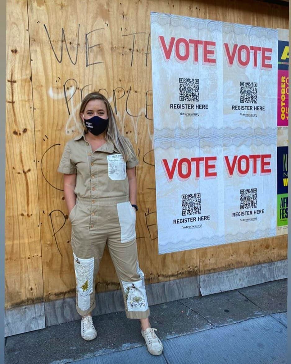 シービーズのインスタグラム：「The picture speaks for itself. Don’t forget to VOTE ✔️VOTE ✔️VOTE✔️VOTE (and make sure you’re registered first)  📸: @emilinablum」