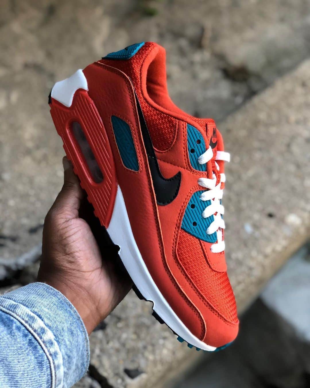 Mr. Tyさんのインスタグラム写真 - (Mr. TyInstagram)「#newpickup Nike Air Max 90 ID/ByYou. I had to go head and make myself an “Zona” pack. The rust factor color is so good in person, gives me flashbacks of the beautiful sand caves I experienced in Arizona. Last photo I added the Terra Cotta NBY pair- pack  complete!  #am90 #ids #airmax90 #complexkicks #wdywt #kissmyairs #mynikeids #womft #nikebyyou #todaykicks #complexkicks #nikeid #ijustlikeshoes #theshoegame #airmaxalways #airmax #soletoday #airmasics #mynikeid #ファッション #コーティネート」10月6日 8時26分 - regularolty