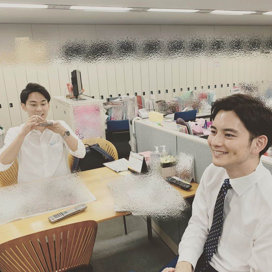 藤井弘輝(ふじいこうき) さんのインスタグラム写真 - (藤井弘輝(ふじいこうき) Instagram)「3年目コンビ。 #今湊 #大川 #何も凝ってない写真 #相変わらず仲良いな #大川の希望に満ち溢れている感 #見習います」10月6日 8時45分 - fujii_koki_cx