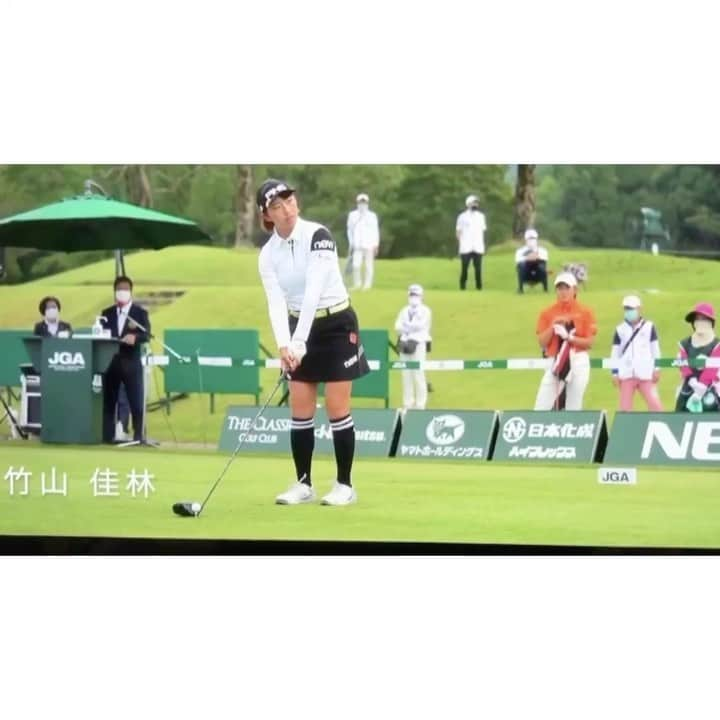 竹山佳林のインスタグラム：「日本女子オープンゴルフ選手権⛳️ 応援ありがとうございました！ ・ いつも以上に毎日18H頭を使ったのか、終わってからの疲労感がすごい🤯 予選通過はギリギリだったけど、公式戦を初めて4日間プレーできて楽しかった🙌 ・ 次はちょっと試合が空くことになっちゃったので、練習頑張ります🏌️‍♀️ ・ #golf #jlpga #tour  #公式競技 #日本女子オープンゴルフ選手権  #newbalance #newbalancegolf  #長谷工コーポレーション  #pinggolf #ゴルフレーヴ #kasco #titleist #palmax #axf #ifmc」