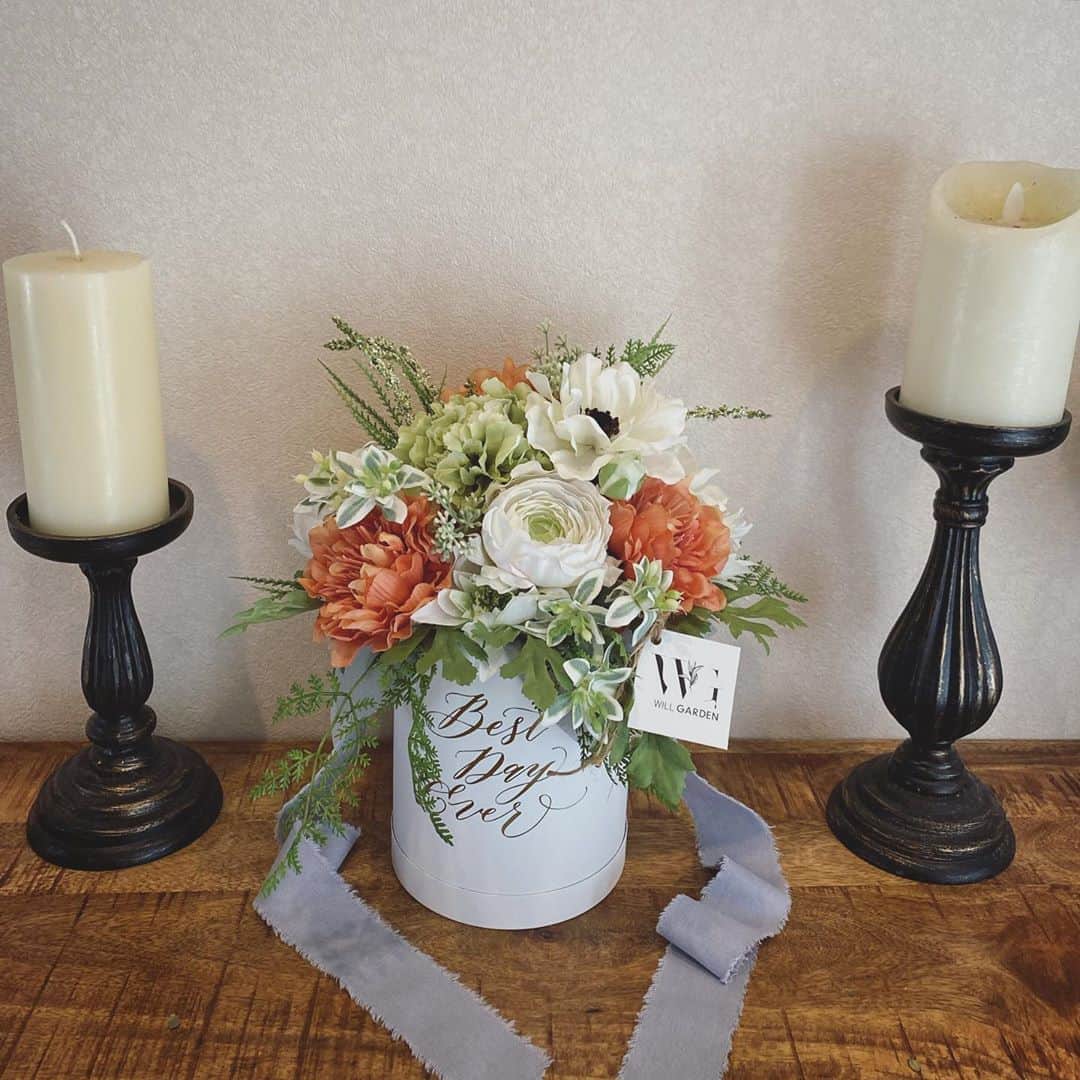 畑野ひろ子のインスタグラム：「@willgarden_official  アーティフィシャルbox  #flowers #arrangement #artificialflower #gift #orange #willgarden」