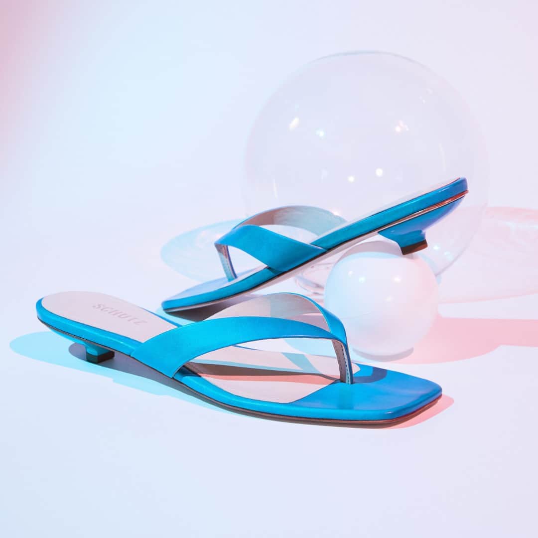 Schutzのインスタグラム：「BLUE KITTEN HEELS IS OUT ❤️ #schutzkitten」