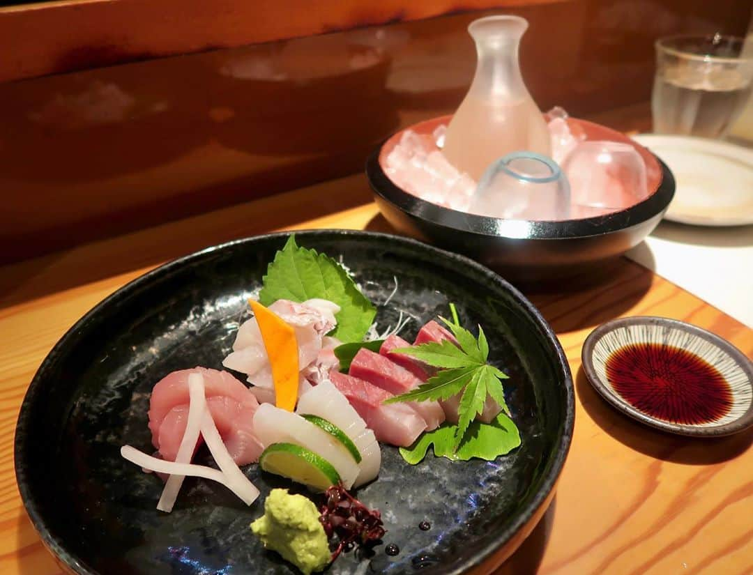 斎藤めぐみさんのインスタグラム写真 - (斎藤めぐみInstagram)「祇園にある蕪屋さん🥢﻿ ﻿ 何を食べても美味しかった😍﻿ 日本酒がすすむ〜🍶﻿ ﻿ そんな中でも鯛の炊き込みごはんの﻿ 焼きおにぎりが1番のヒット🤤﻿ 本当に美味しすぎて3回おかわり🧡﻿ ﻿ 京都に来たらまた行きたいお店😊﻿ ﻿ #京都旅行#kyoto#ディナー#祇園#焼きおにぎり#和食#日本酒#田酒#京料理#ゆば#花見小路﻿」10月2日 12時00分 - meeegumii