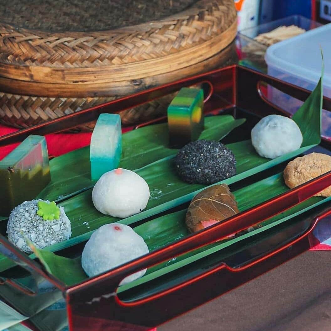 のインスタグラム：「Hello everyone!  TOIRO will join at Tema Doma Restaurant Saturday market. On Saturday, 3rd Oct 9.30AM-13.00PM. Save the date and please feel free to visit and enjoy the flavors of our wagashi.  Have a great day all!  #toiro_wagashi#saturdaymarket #bali #wagashi #japanesesweets」
