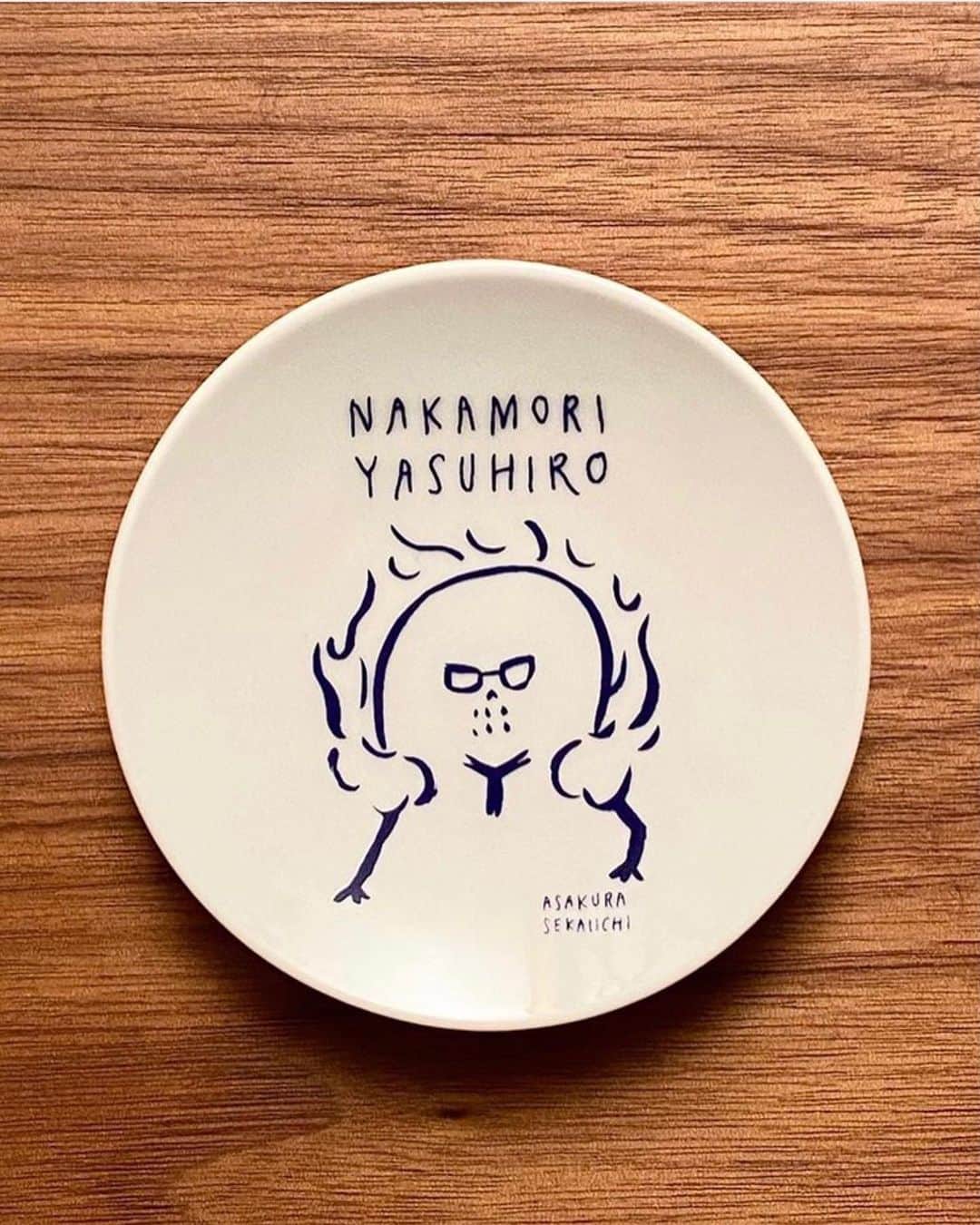 朝倉世界一さんのインスタグラム写真 - (朝倉世界一Instagram)「中森さんの投稿をリポストします  Repost @yasuhiro_nakamori  ・・・ 【お知らせ】 中森泰弘・グッズの新作が出来上がりました。今回は朝倉世界一さんのかわいいイラストとロゴ入りのT-シャツ、マグカップ、豆皿です。 BASEの「中森泰弘 OFFICIAL SHOP」で販売しております。検索してみて下さい。 宜しくお願いします！  #朝倉世界一  #中森泰弘」10月2日 12時25分 - askura1