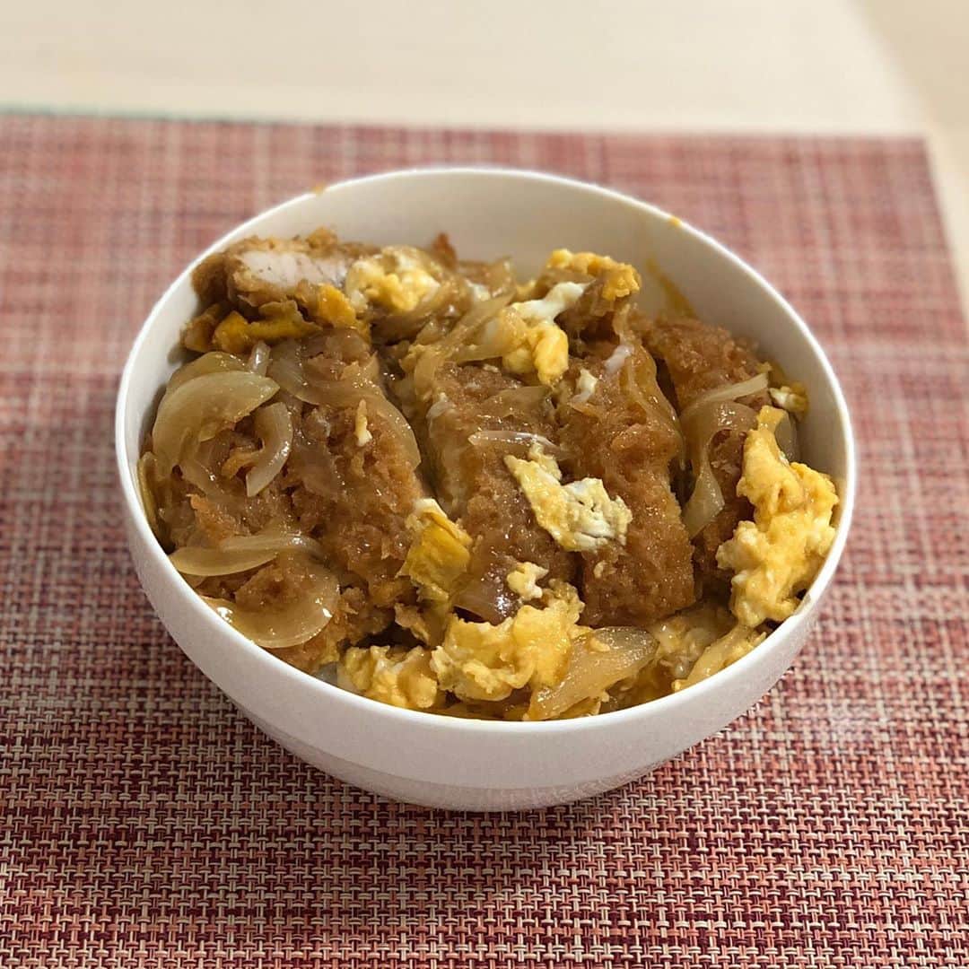 のインスタグラム：「勝つ丼  #験担ぎ #げん担ぎ #げんかつぎ」