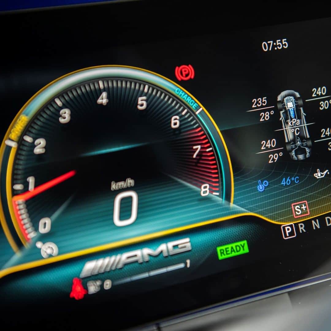 Mercedes-Benz Thailandさんのインスタグラム写真 - (Mercedes-Benz ThailandInstagram)「ปรับจูนทุกอารมณ์ของการขับขี่ได้ในทุกสถานการณ์เหมือนคุณกำลังนั่งอยู่ใน Racing cockpit 🔥🏁  ให้อารมณ์สปอร์ตมากกว่าคันไหนๆ กับดีไซน์แผงคอนโซลกลาง 8 ปุ่ม ของ Mercedes-AMG GT 53 4MATIC+ 4-Door Coupé ถอดแบบจากประสบการณ์มอเตอร์สปอร์ต ช่วยให้คุณควบคุมทุกจังหวะแห่งเร้าใจ ทั้งโปรแกรมการขับขี่, ควบคุมระบบการเปลี่ยนเกียร์, ระบบกันสะเทือน,  การควบคุมการทรงตัว (ESP) ระบบควบคุมท่อไอเสีย, ระบบขับขี่แบบประหยัดพลังงาน, ระบบควบคุมเครื่องเสียง, ผสานหน้าจอแสดงผลรายละเอียดสูง AMG DRIVE UNIT ที่คุณจะได้สัมผัสจิตวิญญาณของ AMG อย่างแท้จริง   สัมผัสฟีเจอร์อันเร้าใจของ Mercedes-AMG GT 53 4MATIC+ 4-Door Coupé  ได้ที่ www.mercedes-benz.co.th/AMG-GT53-4door   #Mercedes #AMG 🔥 #GT53 #AMGGTFamily #Coupé #DrivingPerformance #Power #Passion #Luxury #Instacar #Lifestyle #MercedesAMG #MercedesBenzThailand」10月2日 13時00分 - mercedesbenzthailand