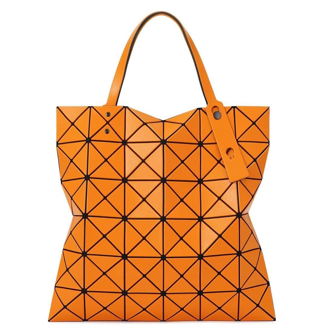BAO BAO ISSEY MIYAKE Official Instagram accountさんのインスタグラム写真 - (BAO BAO ISSEY MIYAKE Official Instagram accountInstagram)「【NEW ITEM】LUCENT MATTE-2  RELEASE MONTH October, 2020 ※By country, release month may be different.  #baobaoisseymiyake #baobao #isseymiyake #tote #lucentmatte2」10月2日 13時04分 - baobaoisseymiyake_official
