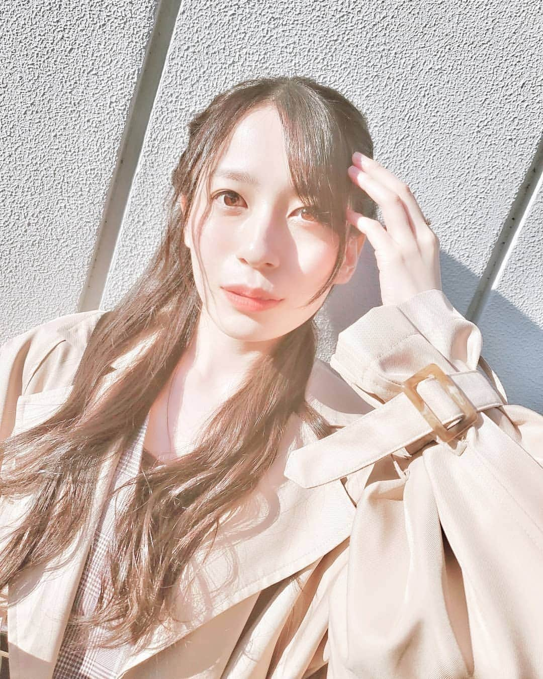 佐々木優佳里さんのインスタグラム写真 - (佐々木優佳里Instagram)「☀️  晴れの日に撮影した写真！ 眩しかった～。笑  #自然光 #何ポーズ」10月2日 13時16分 - yuka_mocha_roll