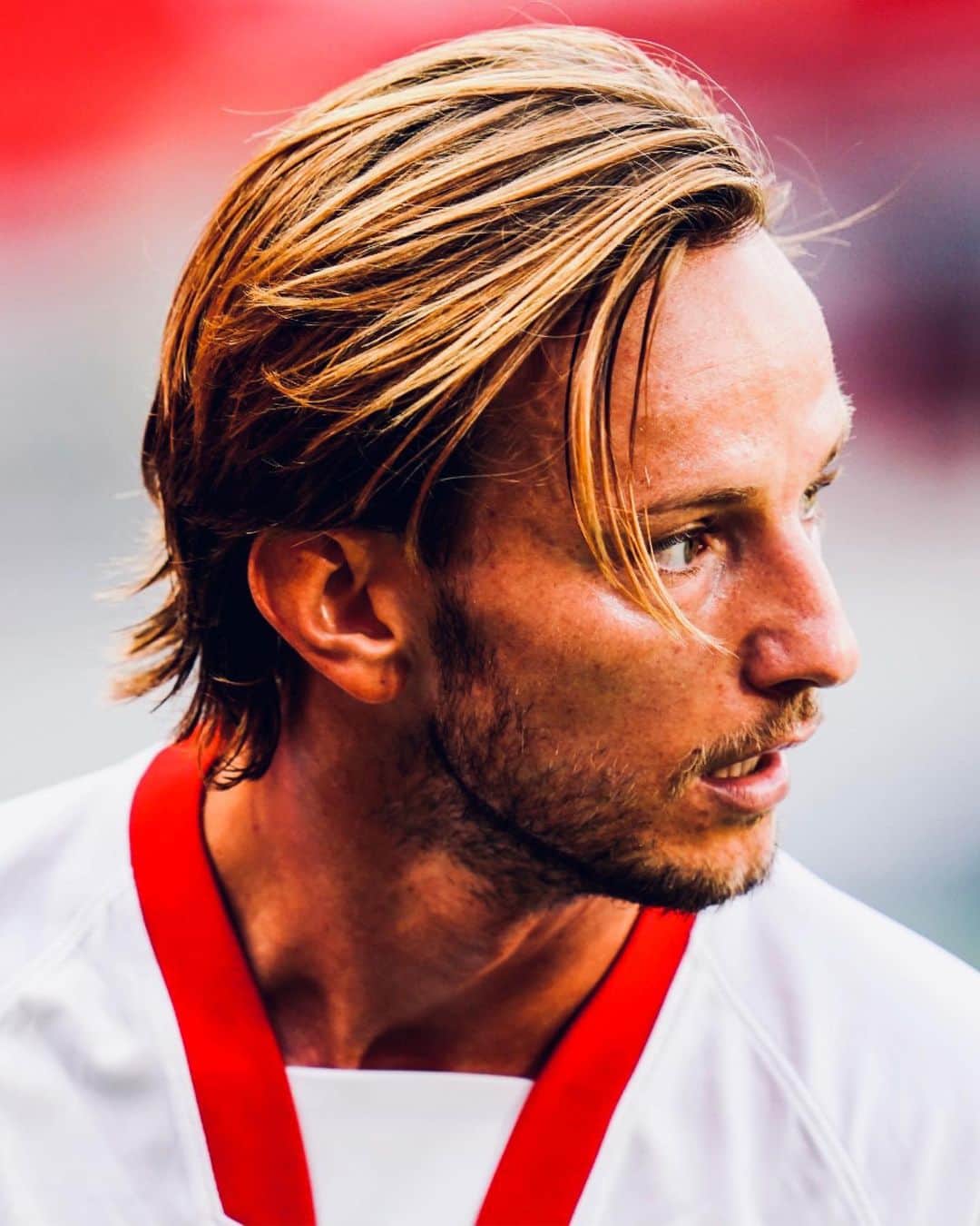 イヴァン・ラキティッチのインスタグラム：「Vamos mi Sevilla! 😍🔥👏🏽 #WeAreSevilla #IvanRakitic」