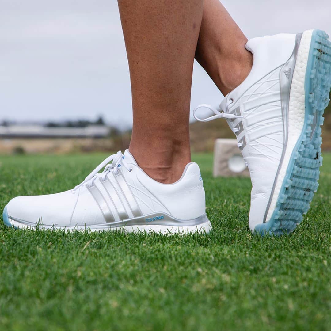 adidas Golfさんのインスタグラム写真 - (adidas GolfInstagram)「Experience tour-level stability on a spikeless outsole. . #TOUR360 XT Spikeless golf shoes are now available in men’s and women’s models. Shop all colors and styles globally at the link in bio.」10月2日 4時27分 - adidasgolf