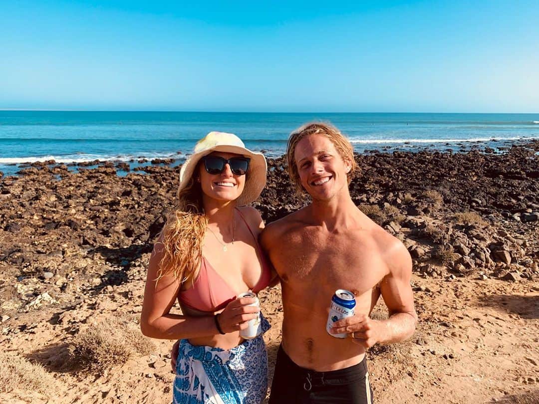 レイキー・ピーターソンのインスタグラム：「26 years of living! Couldn’t have spent my birthday in a better place, truly surfed out and sunburnt 💛 thanks everyone in my life who makes it so special and full of joy. 🥳」