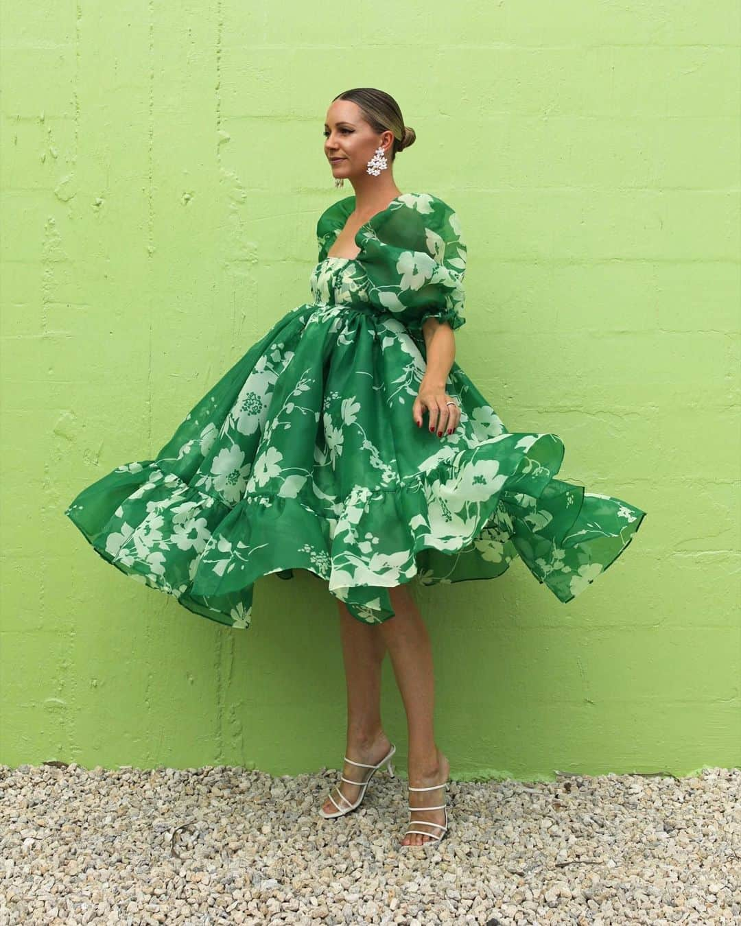 ブレア・イーディーさんのインスタグラム写真 - (ブレア・イーディーInstagram)「<🍏🔋🌱🧩 green girl in @selkie 💚> #selkie #favoritedress」10月2日 5時58分 - blaireadiebee