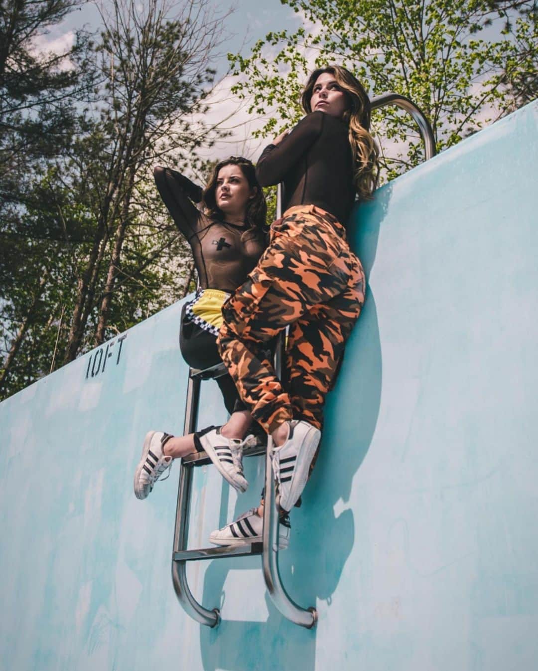 Brooke Marie Hylandのインスタグラム：「happy birthday to my partner in crime & best/worst influence! Xx #tbt」