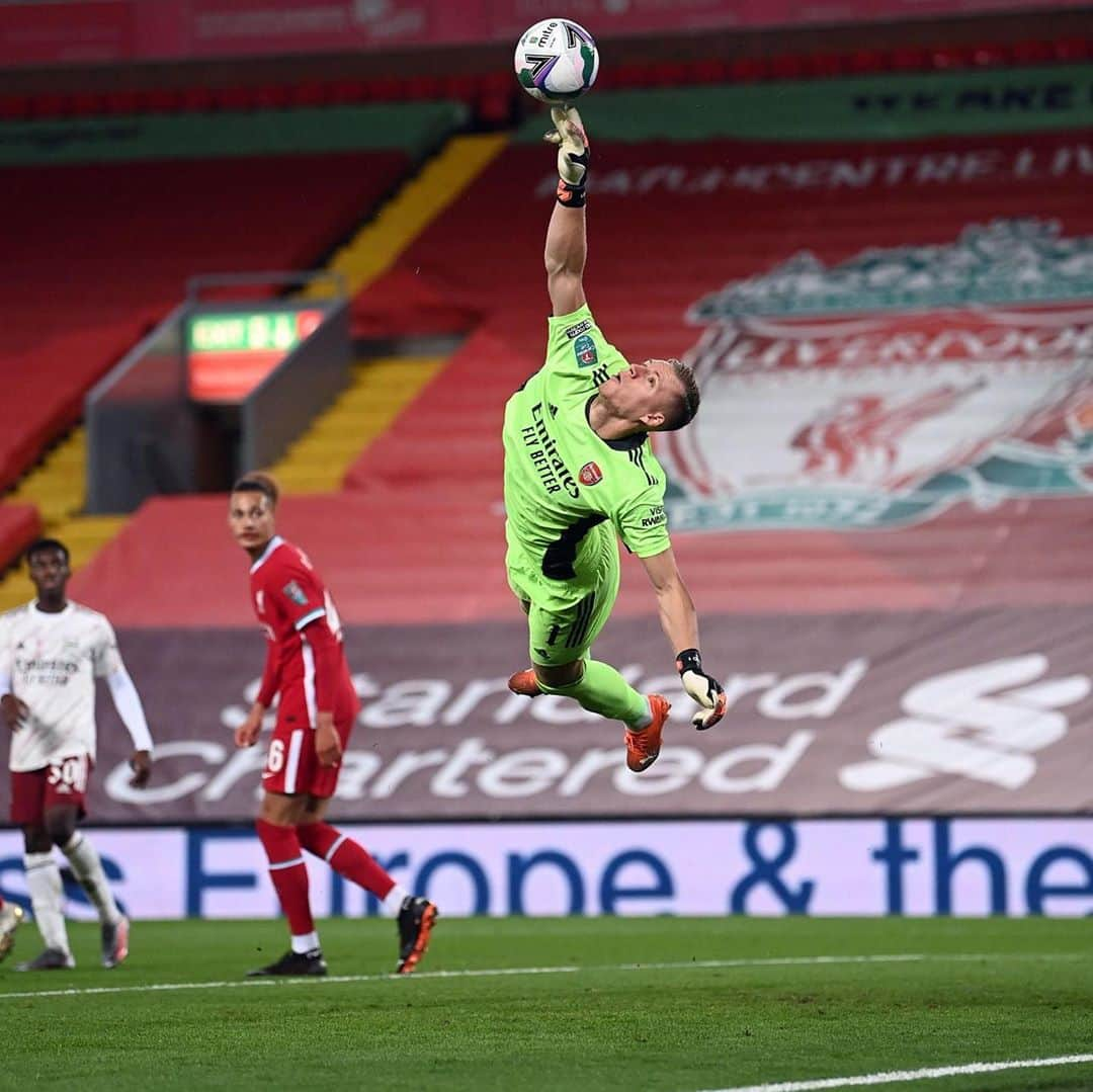 ベルント・レノさんのインスタグラム写真 - (ベルント・レノInstagram)「Next stop quarter final 💪🏽🏆😃」10月2日 6時35分 - berndleno1