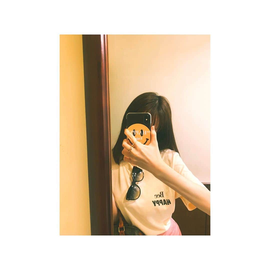 石田佳蓮のインスタグラム：「☺︎  We don′t laugh because we′re happy  we′re happy because we laugh💜  #smile」